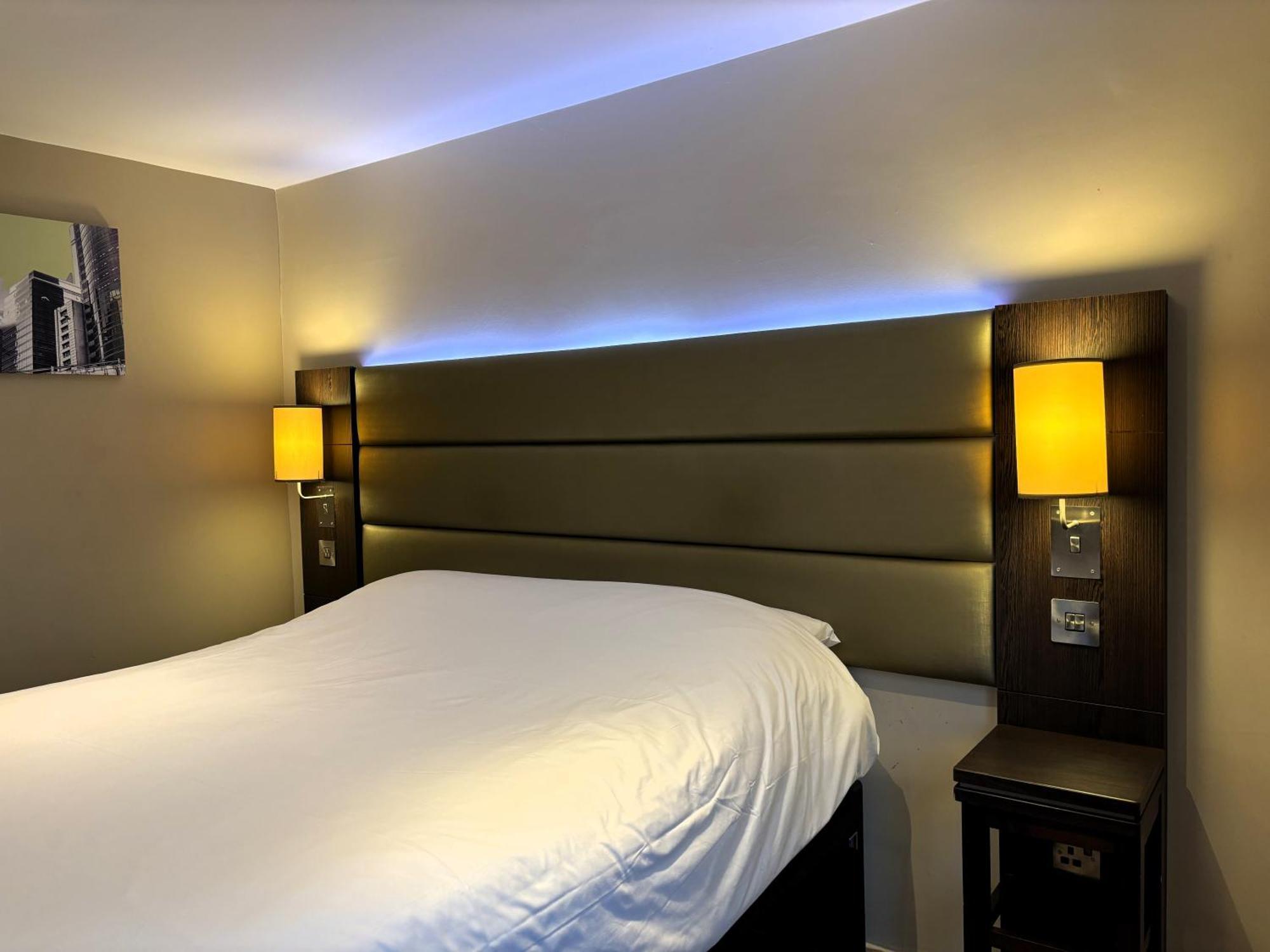 Premier Roomz Two Mills Ledsham  Exteriér fotografie