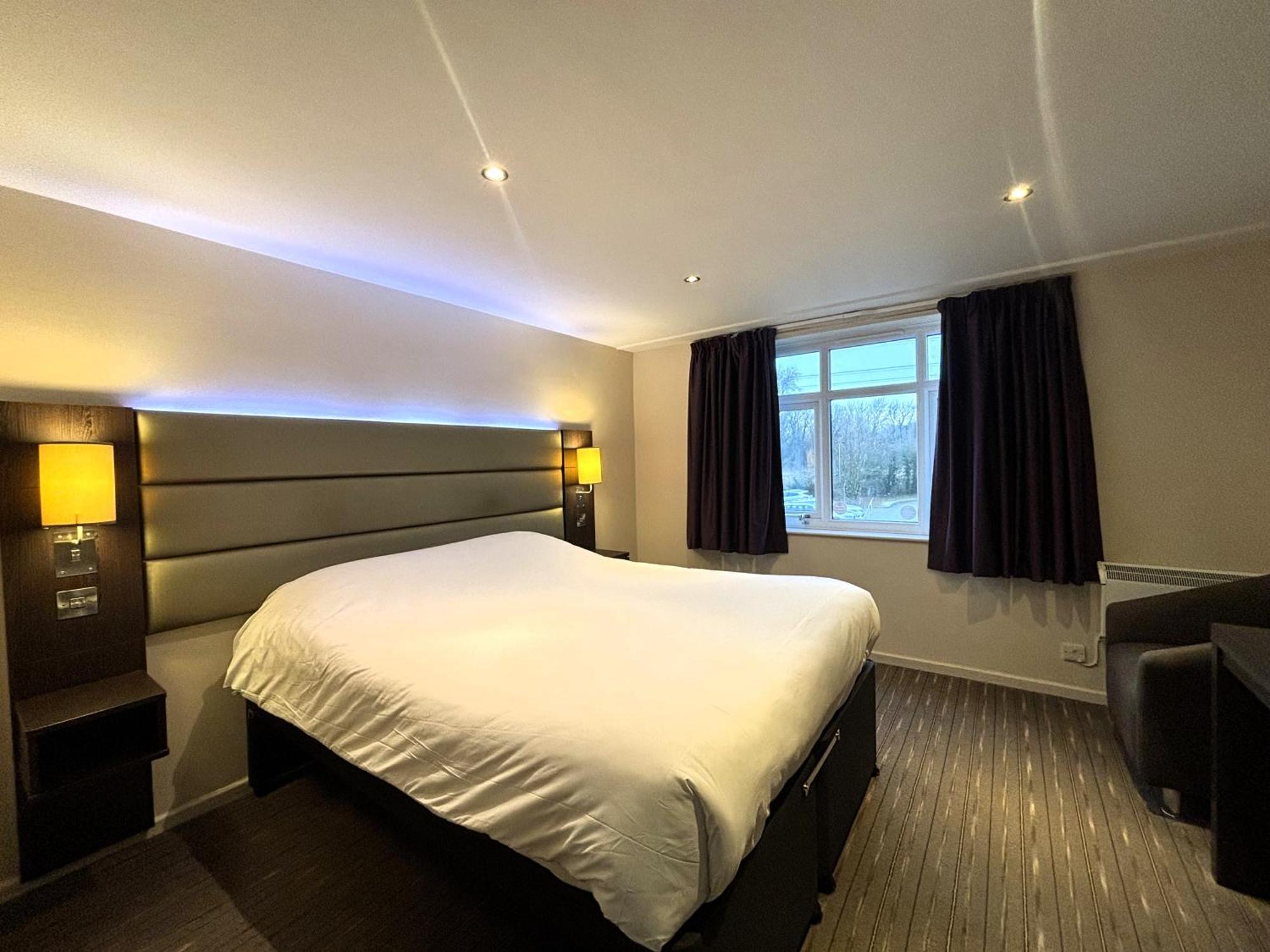 Premier Roomz Two Mills Ledsham  Exteriér fotografie