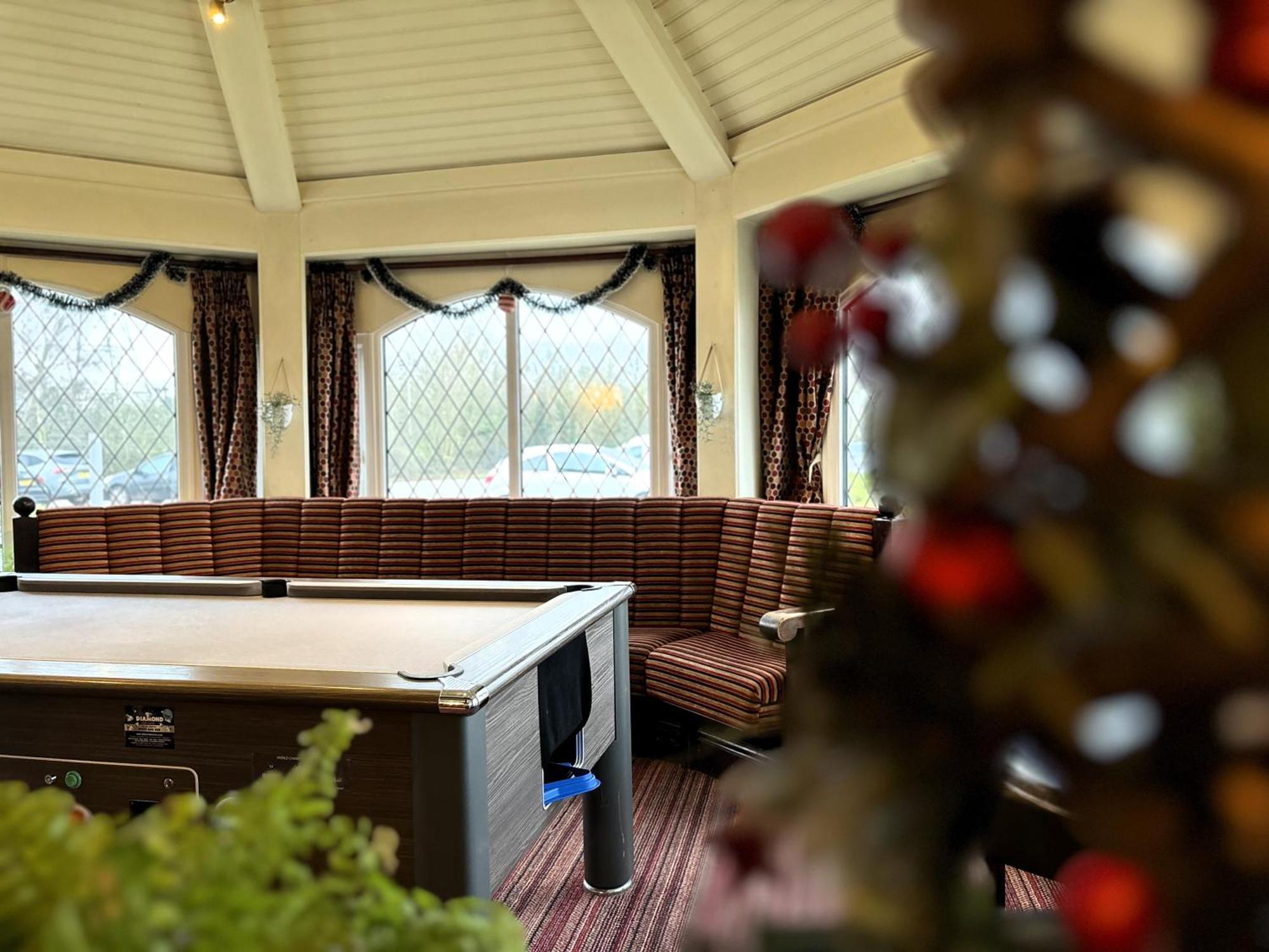 Premier Roomz Two Mills Ledsham  Exteriér fotografie